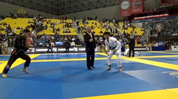 Zachary Kaina vs Hamazaki Danilo Pan Kids Jiu-Jitsu IBJJF Championship