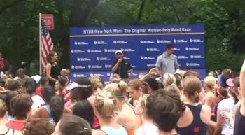 Kara Goucher starts the NYRR mini