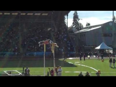 Tina Sutej vaults 4.40m at 2010 NCAA Championships