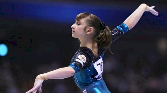 Viktoria Komova Flash.jpg