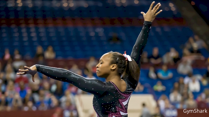 Metroplex41 Elizabeth Price poses on floor.jpg