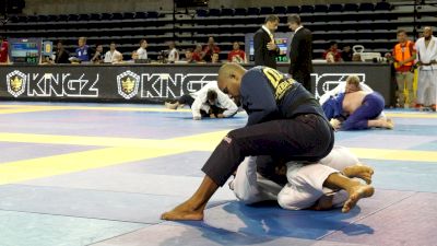 Erberth Santos Hits A Quick Rolling Knee Bar