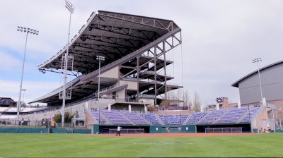 Welcome To Washington's Husky Stadium