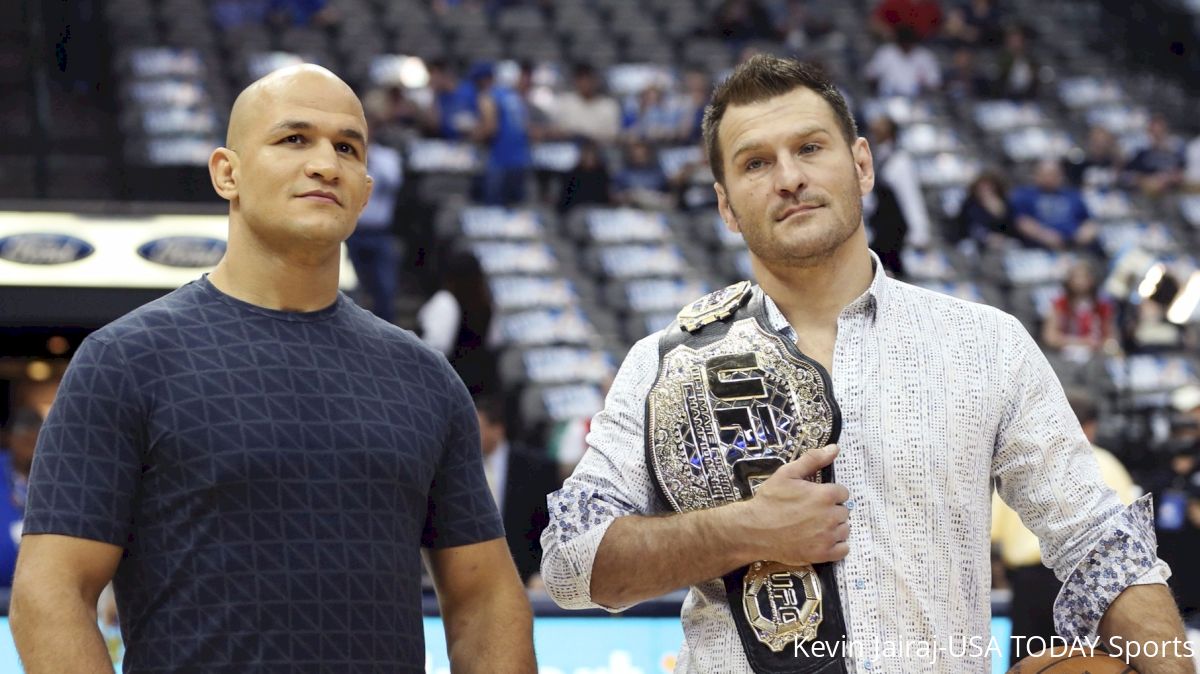UFC 211 Results: Stipe Miocic KOs Junior dos Santos In First Round