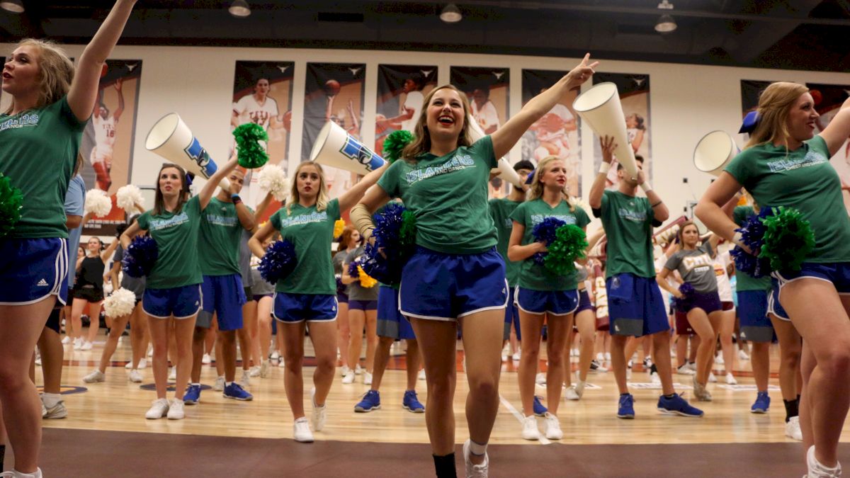 #CheerSocial Weekly College Camp Kicks Off At UT!