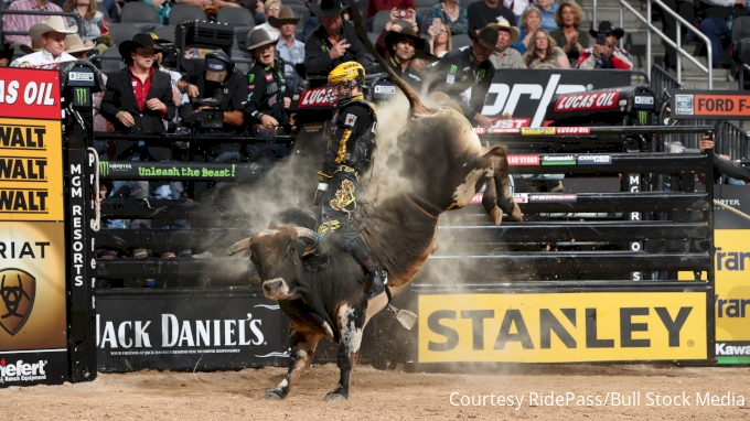 Jess Lockwood rides Cord & Sara McCoy's Royal Flush Photo By: Andy Watson/Bull Stock Media