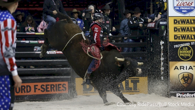 Brennon Eledred attempts to ride Dakota Rodeo/Chad Berger/Clay Struve/Heald Pro Bulls's Red Sails In The Sunset