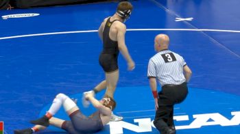 133 c, Ethan Lizak, MN vs Austin DeSanto, Iowa