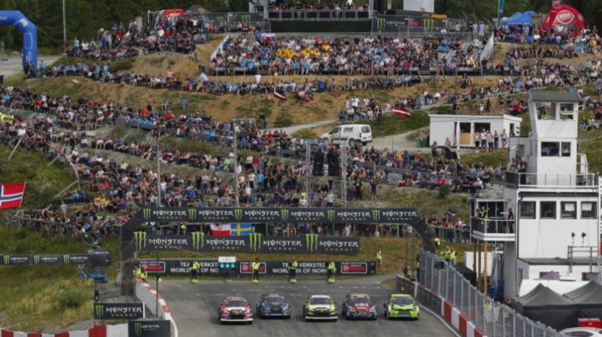 Gronholm Heads The Pack in Hell After Day One