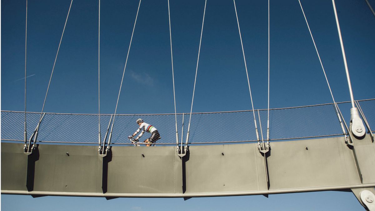 Photo Gallery: Cyclocross In The Cityscape Of Kortrijk