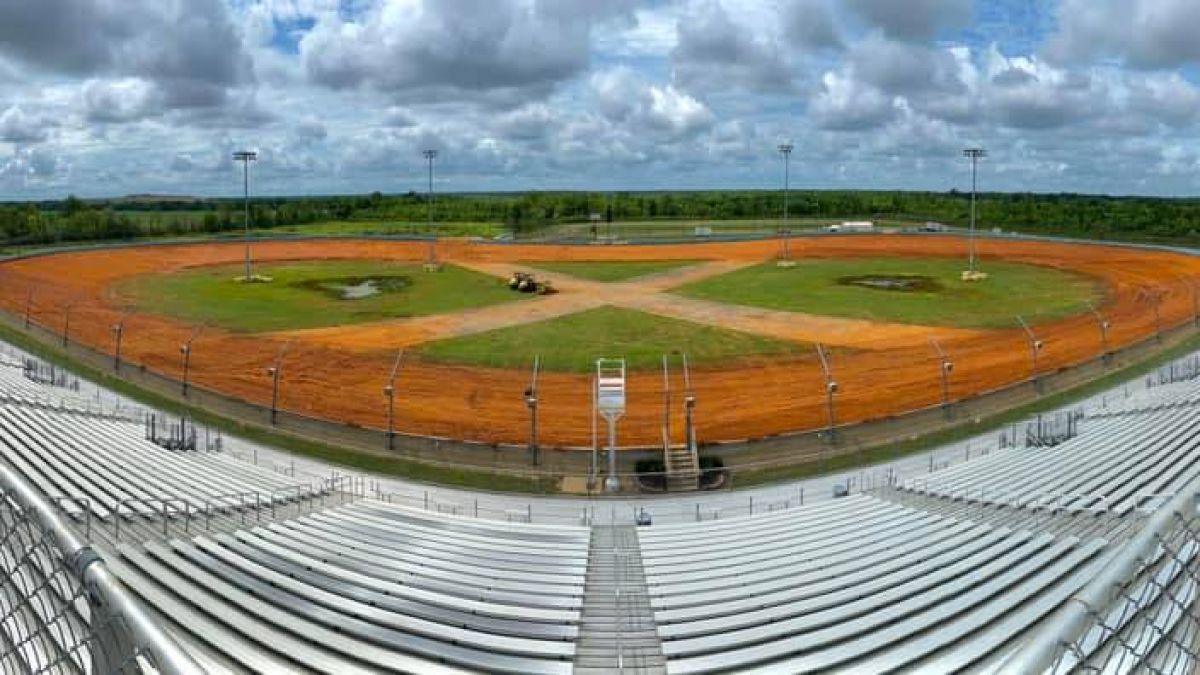 Dirt-Covered Oval Hits Right Notes In Louisiana