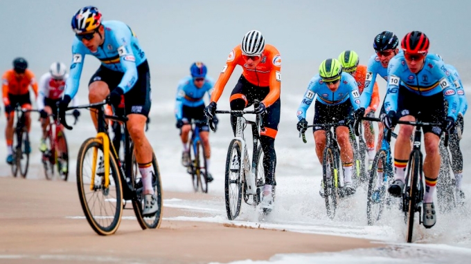 2021 World championship cyclocross start lap van der poel van aert