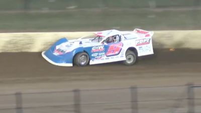 Devin Moran Slams The Wall While Leading World 100 Heat Race