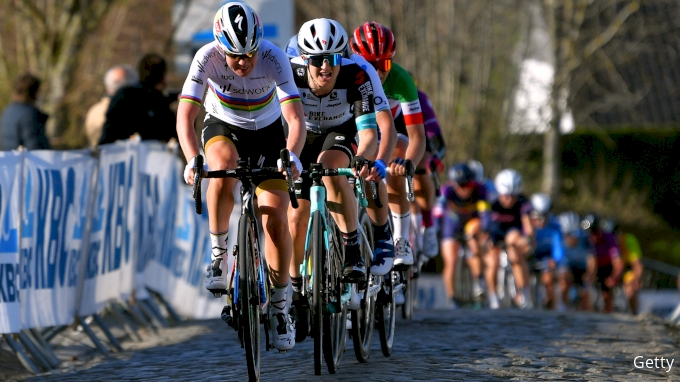 anna-van-der-breggen-flanders-cobbles-berg.jpeg