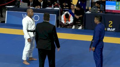 The Ultimate Staredown: Intense Start to Alves-Murasaki Pans Final