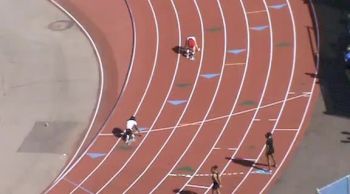 W 4x400 F01(Kansas smashes the meet record by 5 seconds, running 3:31.87)