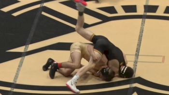 125 lbs: Ethan Berginc (ARMY) vs Aidan Harris (IOWA)