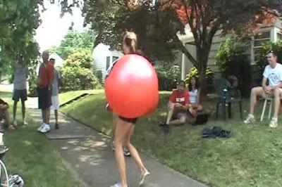 Ali vs Thomas in big red ball fight