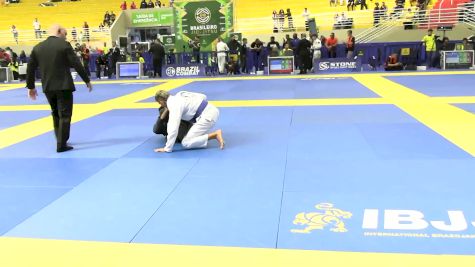 FELIPE GABRIEL LEMOS DEVEZA vs KAUÃ BERNARDO DA SILVA 2024 Brasileiro Jiu-Jitsu IBJJF