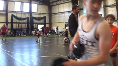 40 lbs Quarterfinal - Oliver Bartholomew, Unattached vs Calvin Handy, Unattached