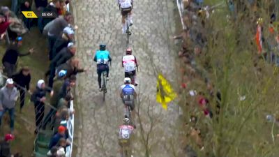 Pogačar Flies Up Oude Kwaremont, Ditches MVDP