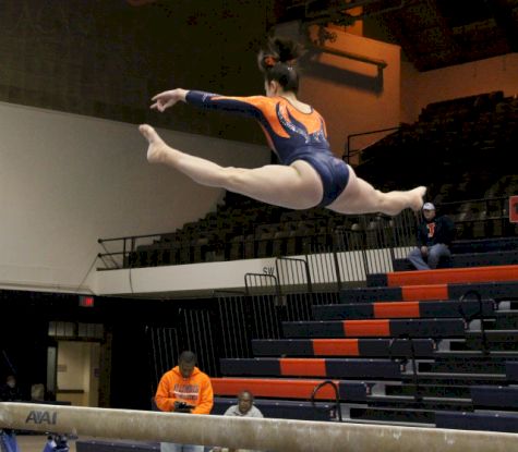 No. 13 Illinois Narrowly Edges Michigan State for Victory Plank