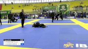 CAROLINA PIANES MOTTA LOURO vs VICTORIA IKUHARA ARTEIRO 2024 Brasileiro Jiu-Jitsu IBJJF