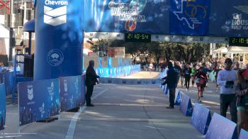 Finish Line: James Ngandu (KEN) 2:11:03, Frank Lara (USA) 2:11:32