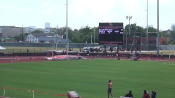 Men's 200m, Heat 2 - Houston's Nick Alexander 20.76!