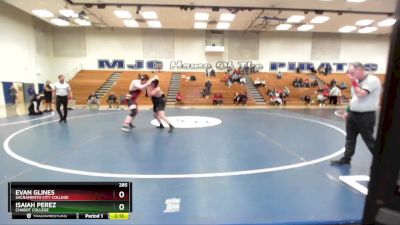 285 lbs 1st Place Match - Isaiah Perez, Chabot College vs Evan Glines, Sacramento City College