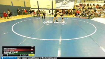 197 lbs Prelim - Darrius Walker, Linfield University vs Diego Fuentes, Carthage College