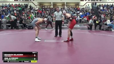 157 lbs Round 1 - Erik Alvarado, Des Moines Lincoln vs Brandon Skladzien, Maquoketa