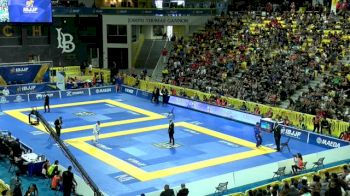 LEONARDO SAGGIORO vs OSVALDO MOIZINHO 2018 World IBJJF Jiu-Jitsu Championship