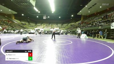 152 lbs 5th Place - Giovanni Ruiz, Wasco vs Christian Herrera, Bakersfield