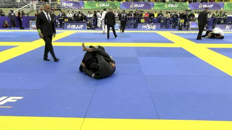 KEVIN ANDRADE DE FREITAS DOS S. vs MATHEUS WELLINGTON P. GONÇALVES 2024 Brasileiro Jiu-Jitsu IBJJF